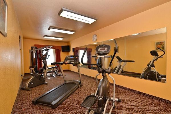 HiWay Inn Express of Broken Bow